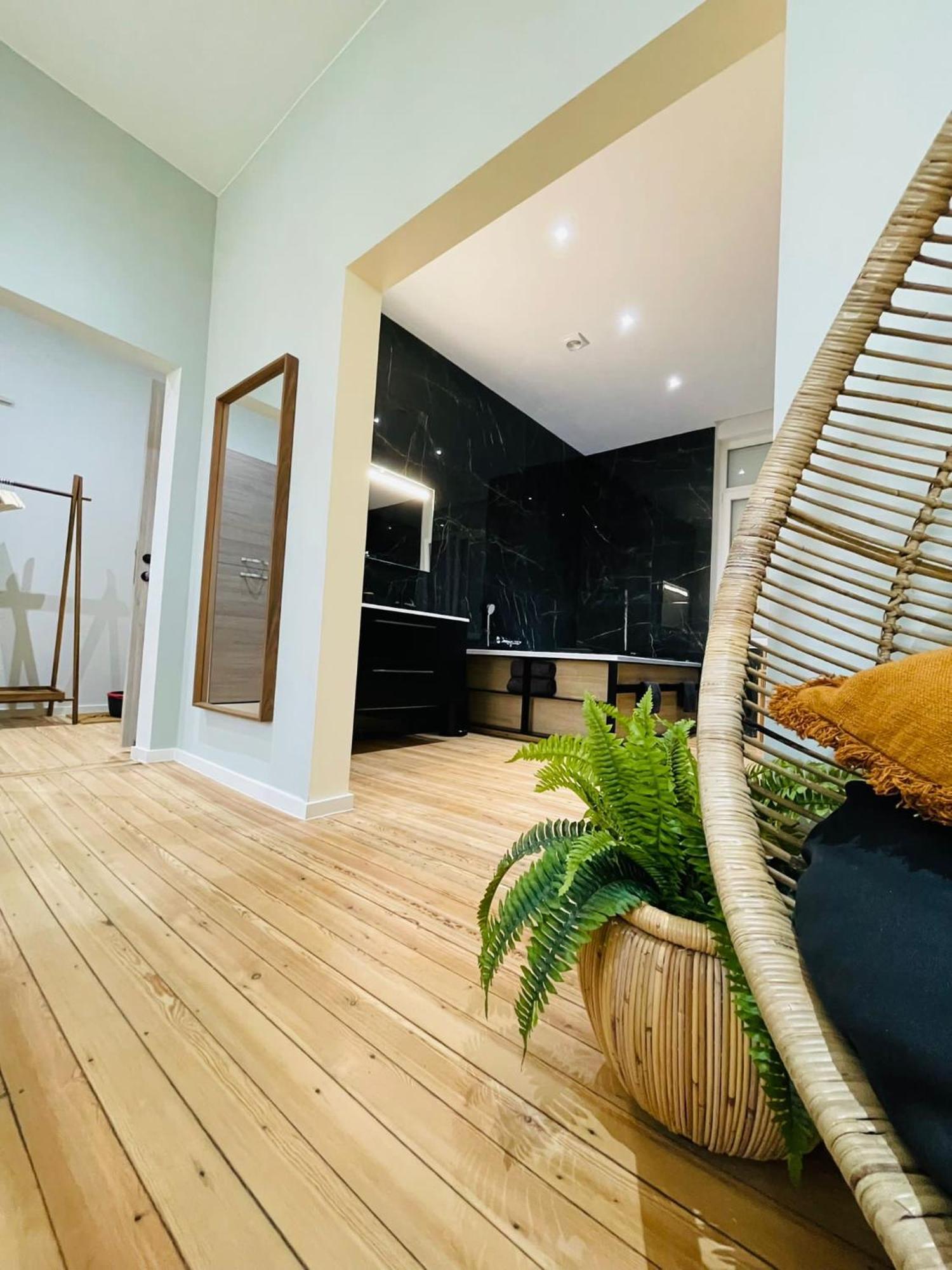 Appartement Exotique Avec Bain Balneo Liege Exterior photo